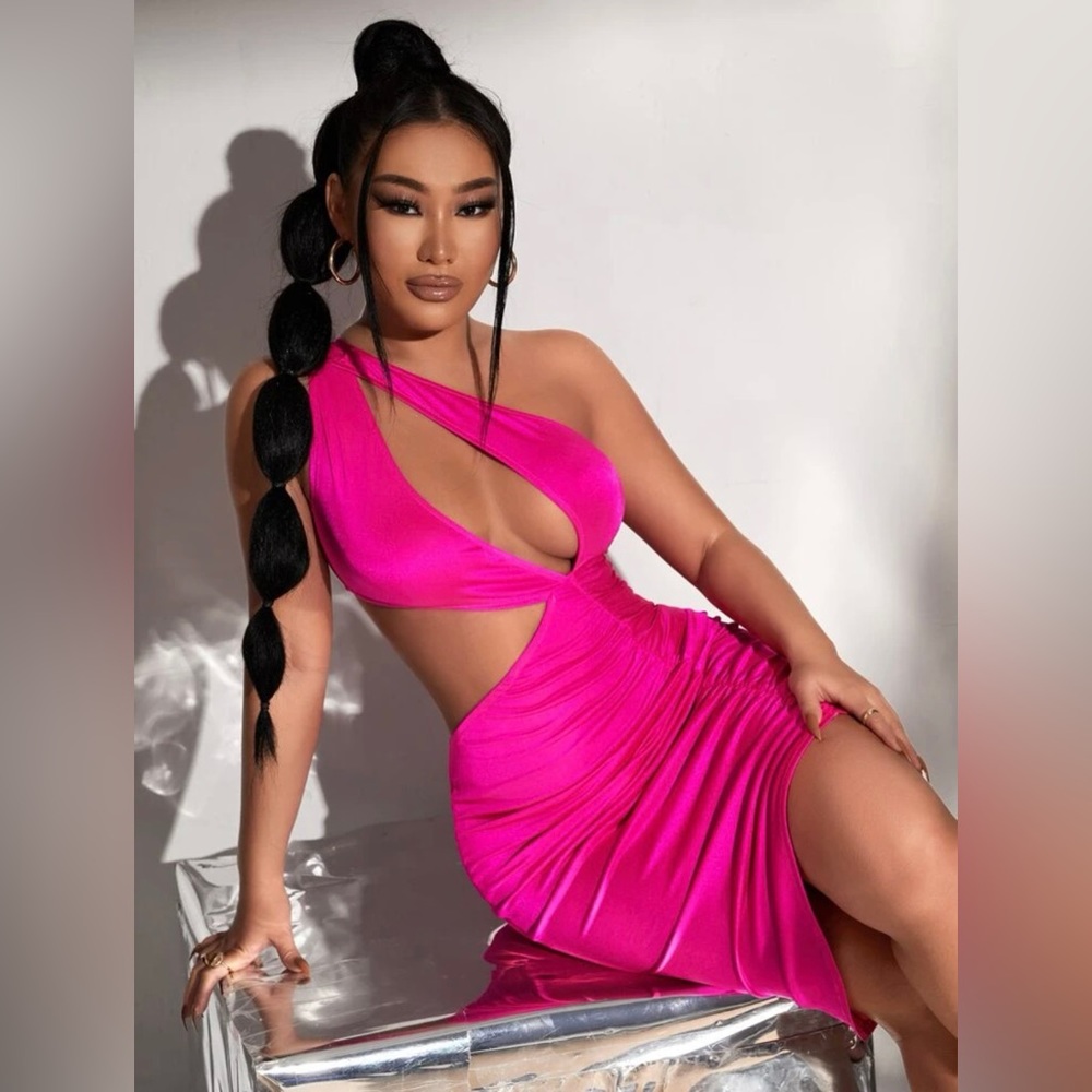 Cut Out One Shoulder Ruched Asymmetrical Hem Bodycon Dress